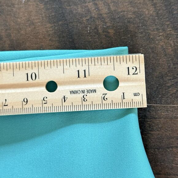 ALO Yoga High Waist 3.5” Inseam Shorts Aqua Green Size Medium Gym Train Workout - Picture 7 of 11